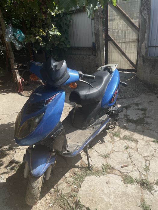 Vand scuter de 49 cc
