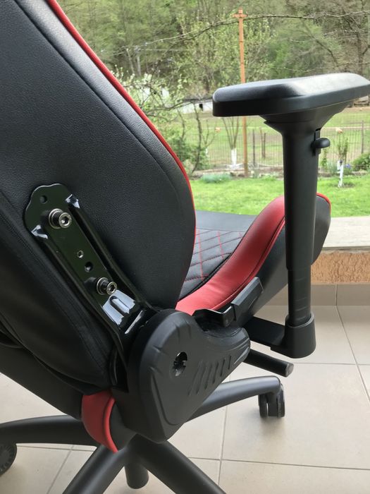 Vand scaun gaming Tt eSPORTS by Thermaltake GT Fit