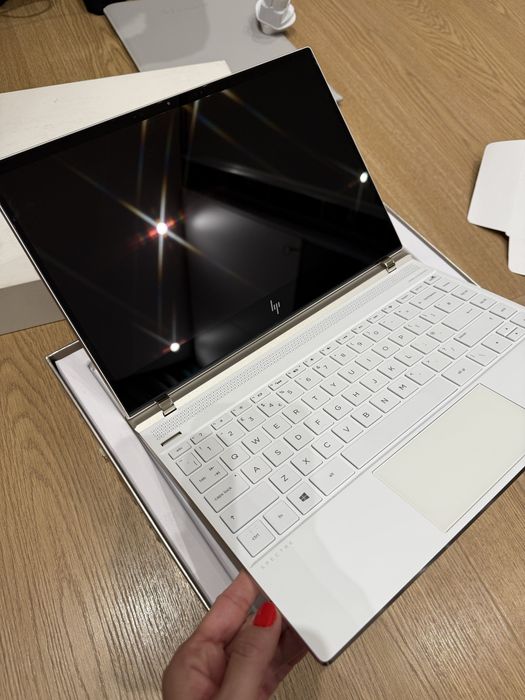 Laptop HP spectre 13 i7 8th gen