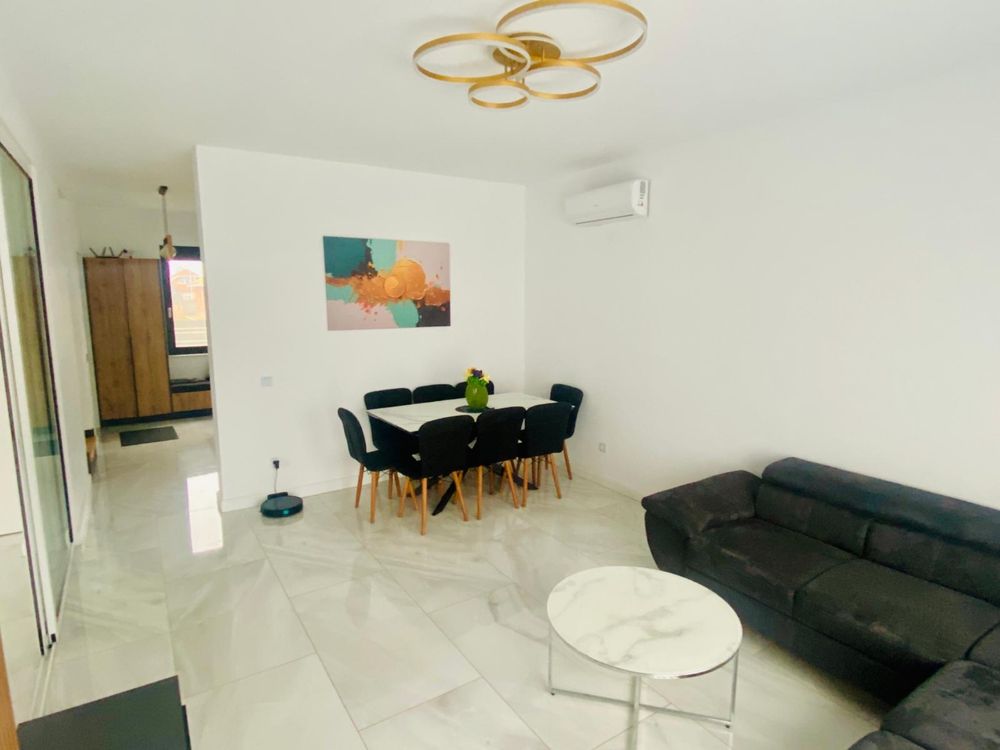 Casa,3 dormitoare