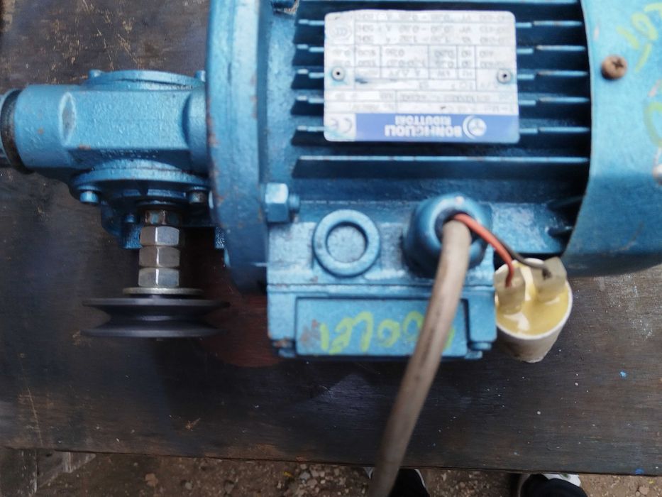Reductor cu motor