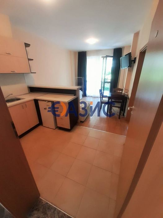 Продава се Двустаен апартамент в к.к. Слънчев бряг - 52 кв.м за 1116 €/кв.м - Снимка #2