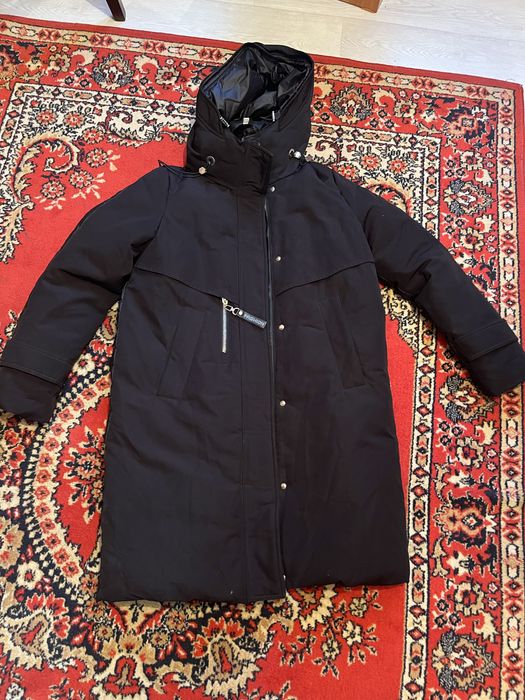 Зимний пуховик  черный длинный