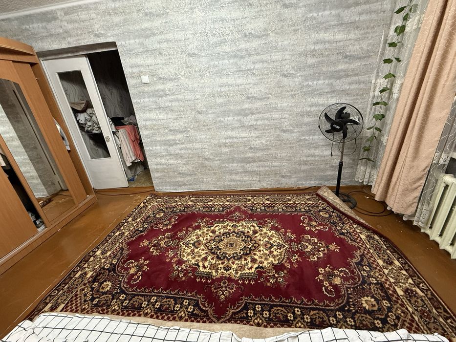 ковер б/у в хорошем состоянии