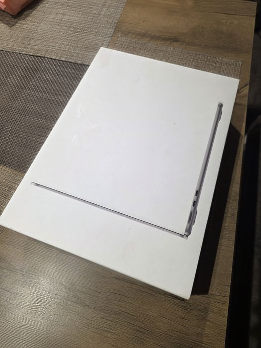 Macbook Air, Apple M3, 16/256 GB