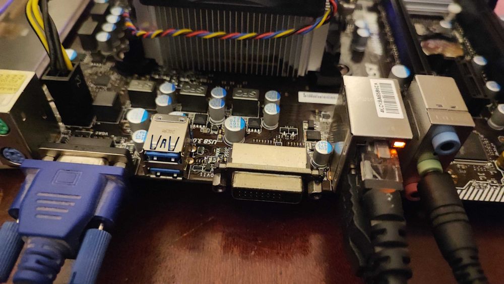 sursă pc EVGA 430 wați și mbo și procesor amd A10 7700k