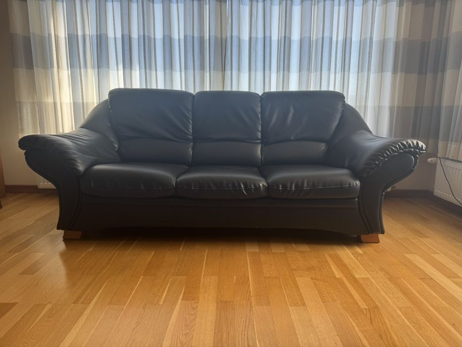 2 броя тройка дивани