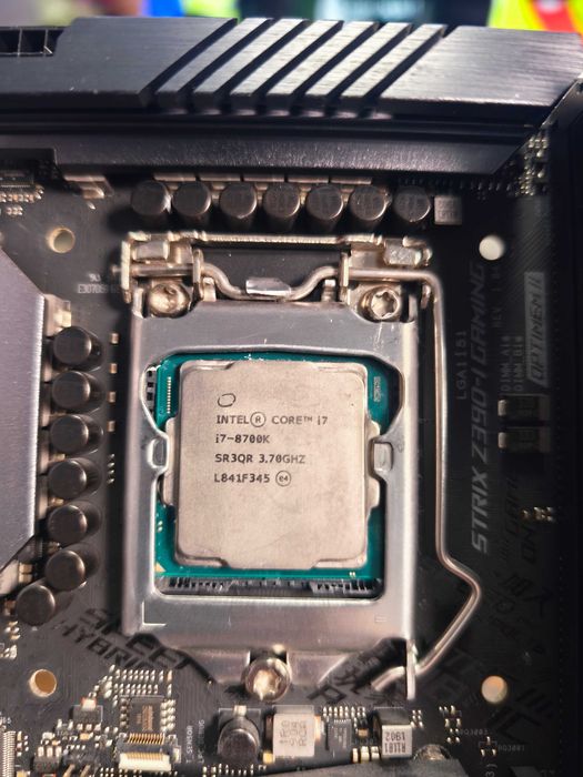 Kit procesor I7 8700k+ Asus Rog Strix Z390-I mITX+16gb ram DDR4