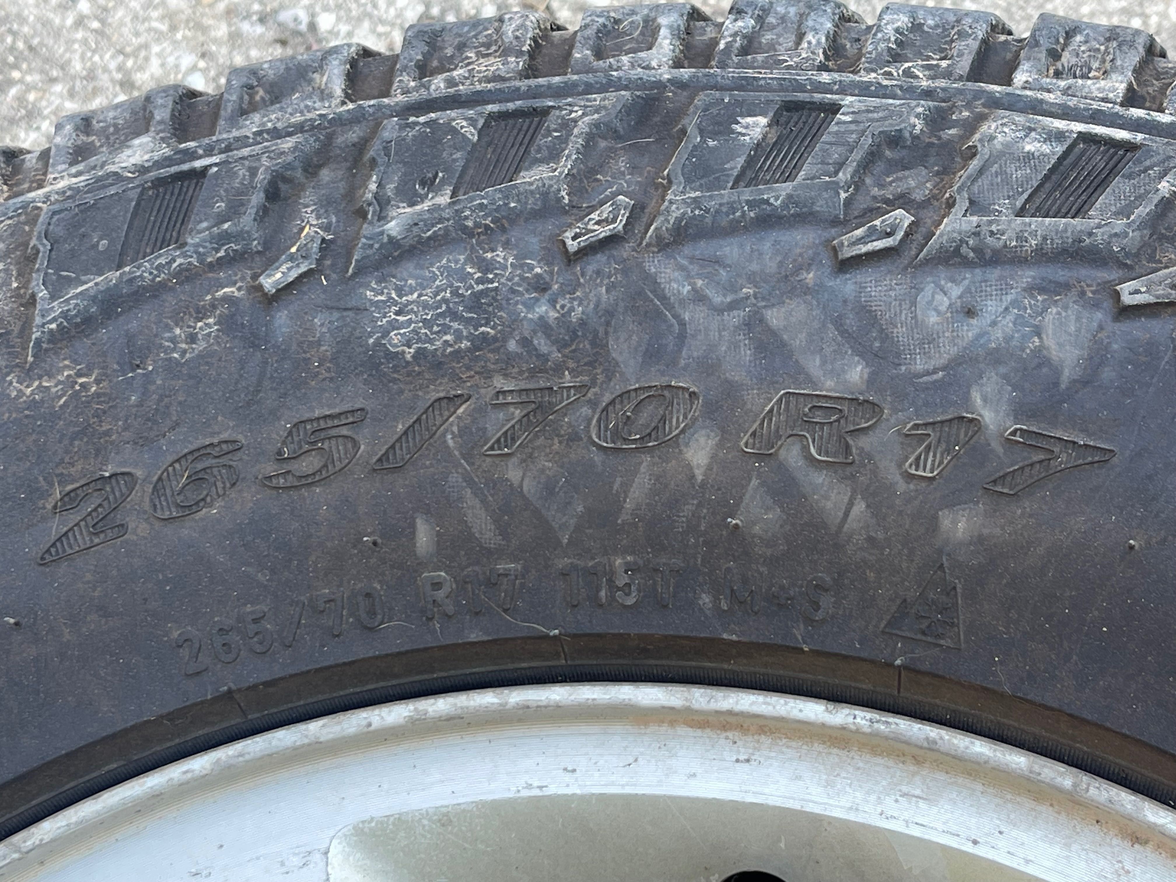 Гуми за джип Pirelli AT+ 265/70R17