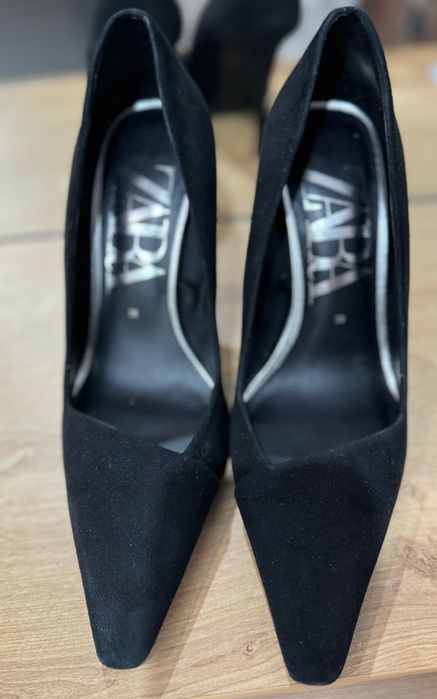 Остри обувки Zara