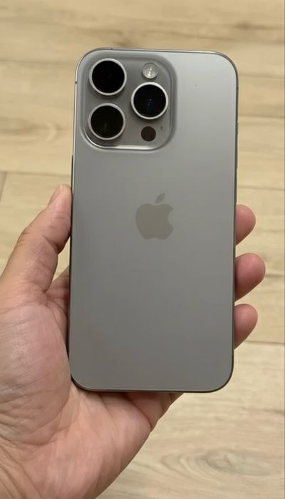 Продам Iphone 15 pro 256 gb серый