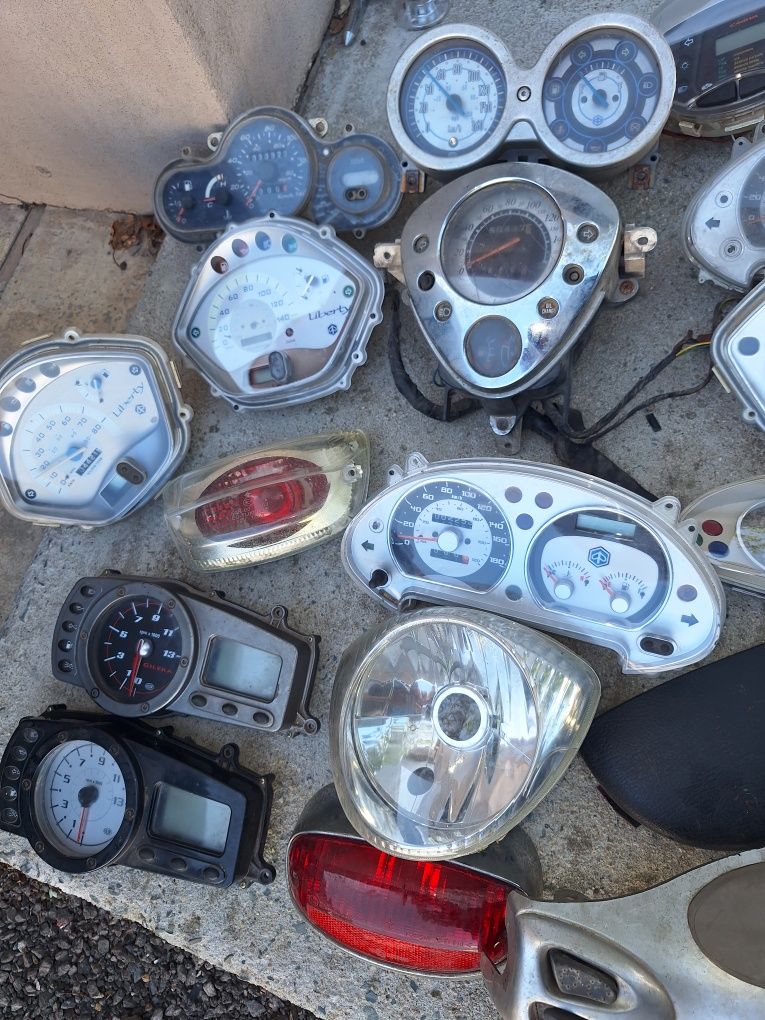 Ceasuri de bord,faruri scutere,Vespa,liberty,gilera