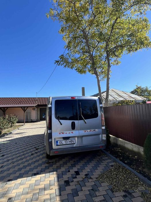 Vând renault traffic