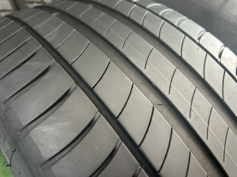 245/40R19. Michelin. Priacy 3. Run flat