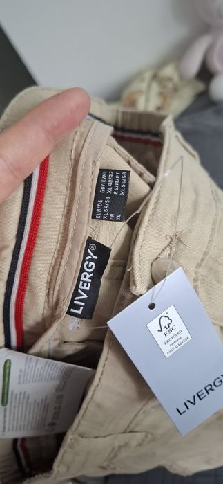 Pantaloni scurți XL noi