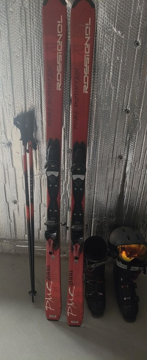 Schiuri rossignol 160 cm lungime , clăpari 44 , bete , casca ,ochelari