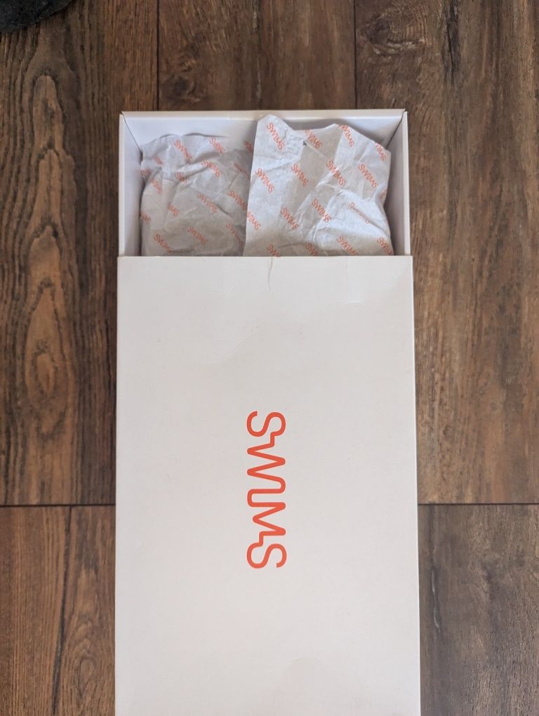 Маратонки  Swims