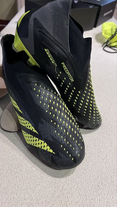 Лимитирани бутонки Adidas 44 номер