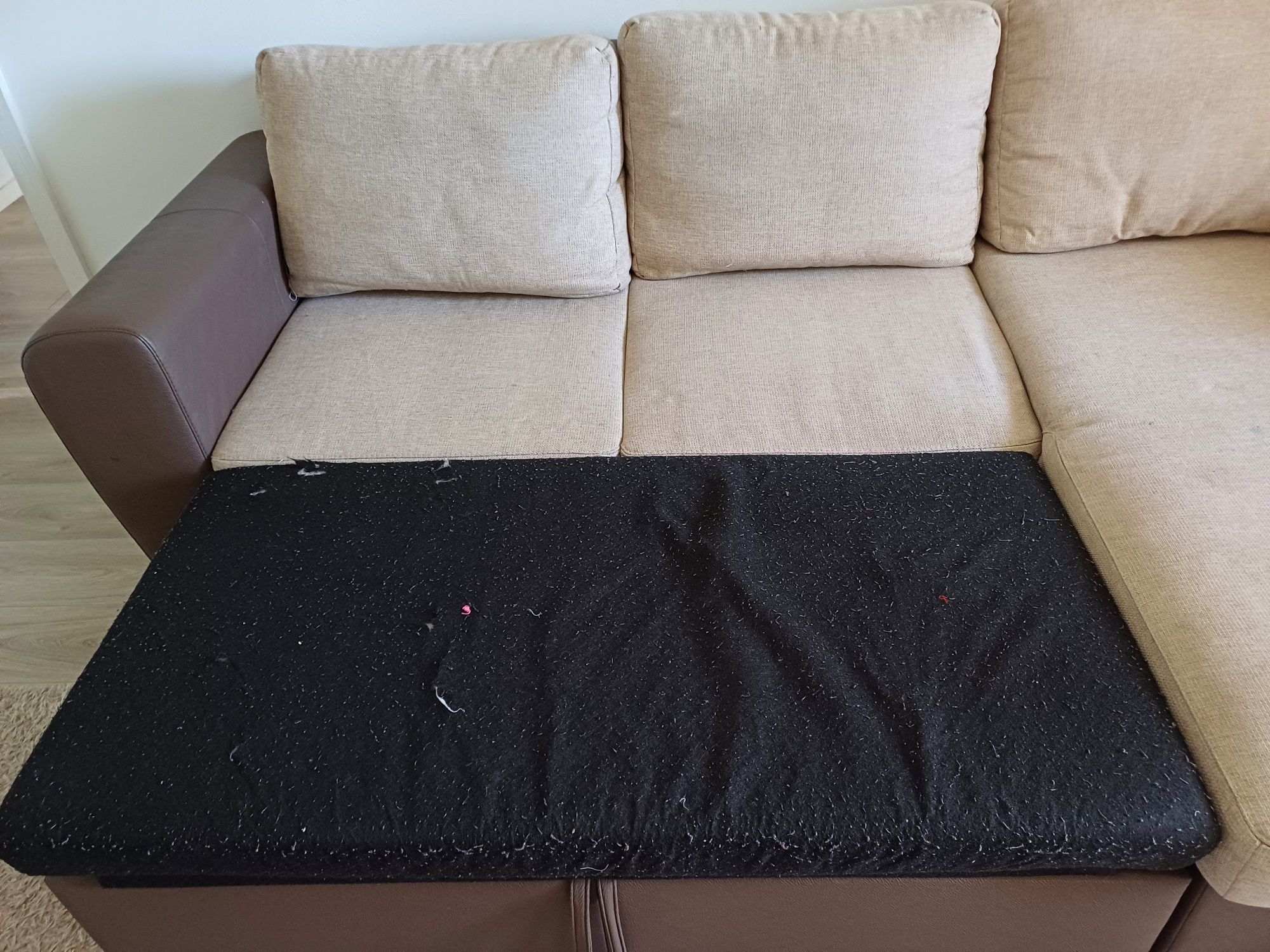 Canapea extensibila de 3 locuri