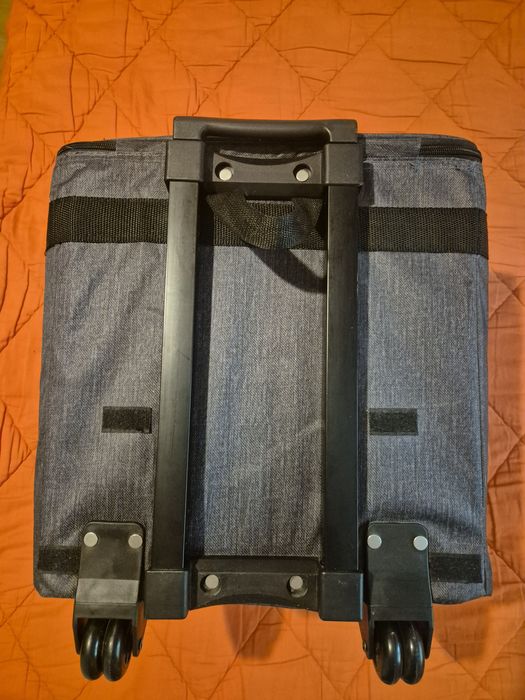 Troler Ghiozdan nou cu  interior impermeabil