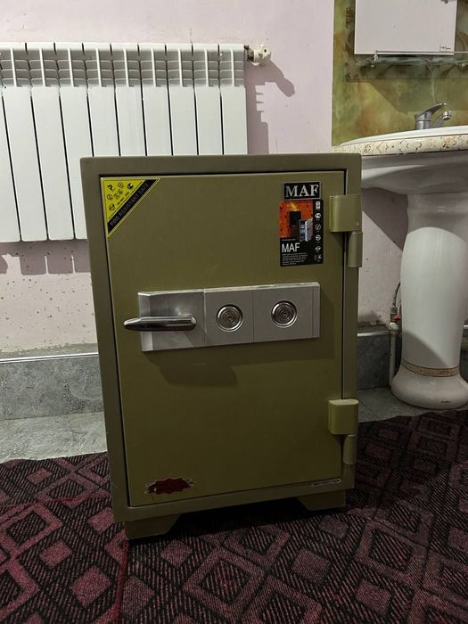 Seyf satiladi! Boyi 70cm eni 50cm