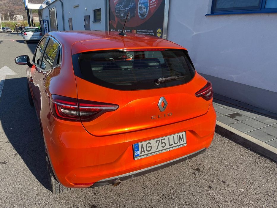 Vând Renault Clienți 5