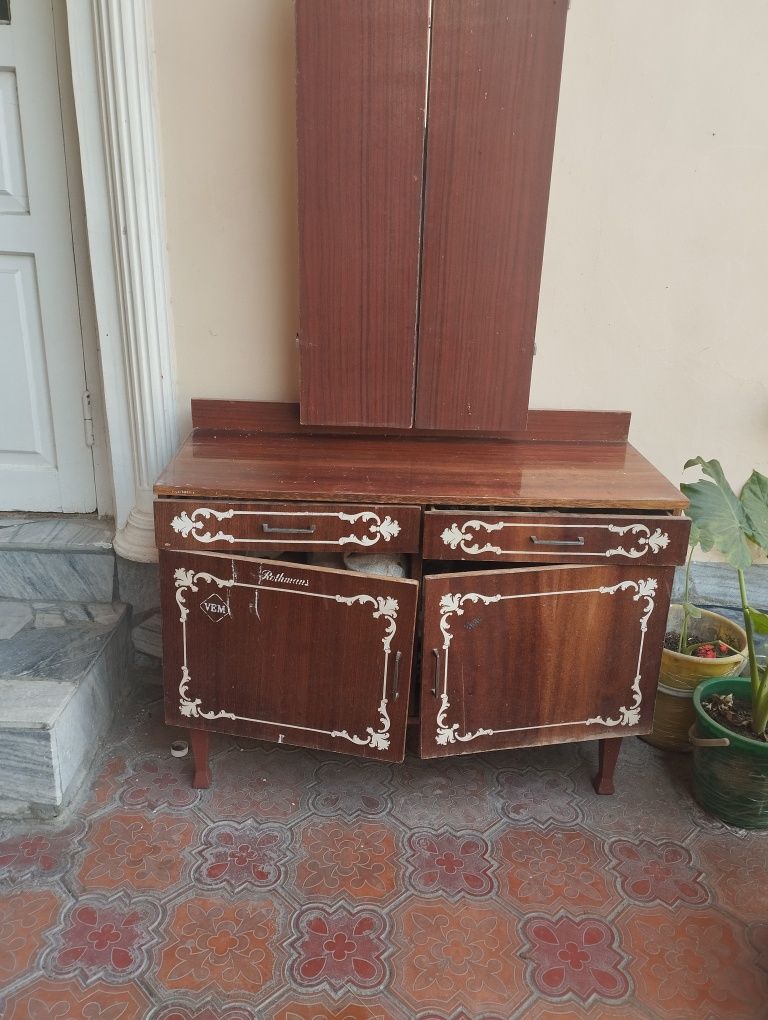 Сервант, диван кресло, трюмо