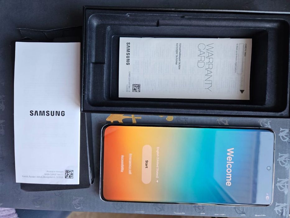 Продам телефон с наушниками бадс, самсунг, тэг, комплект