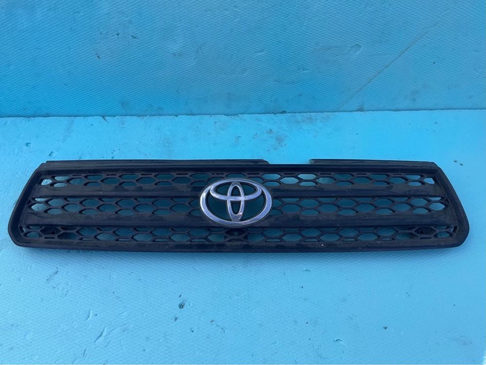 Решетка Тойота Рав 4/ Toyota Rav 4    2000 - 2005г