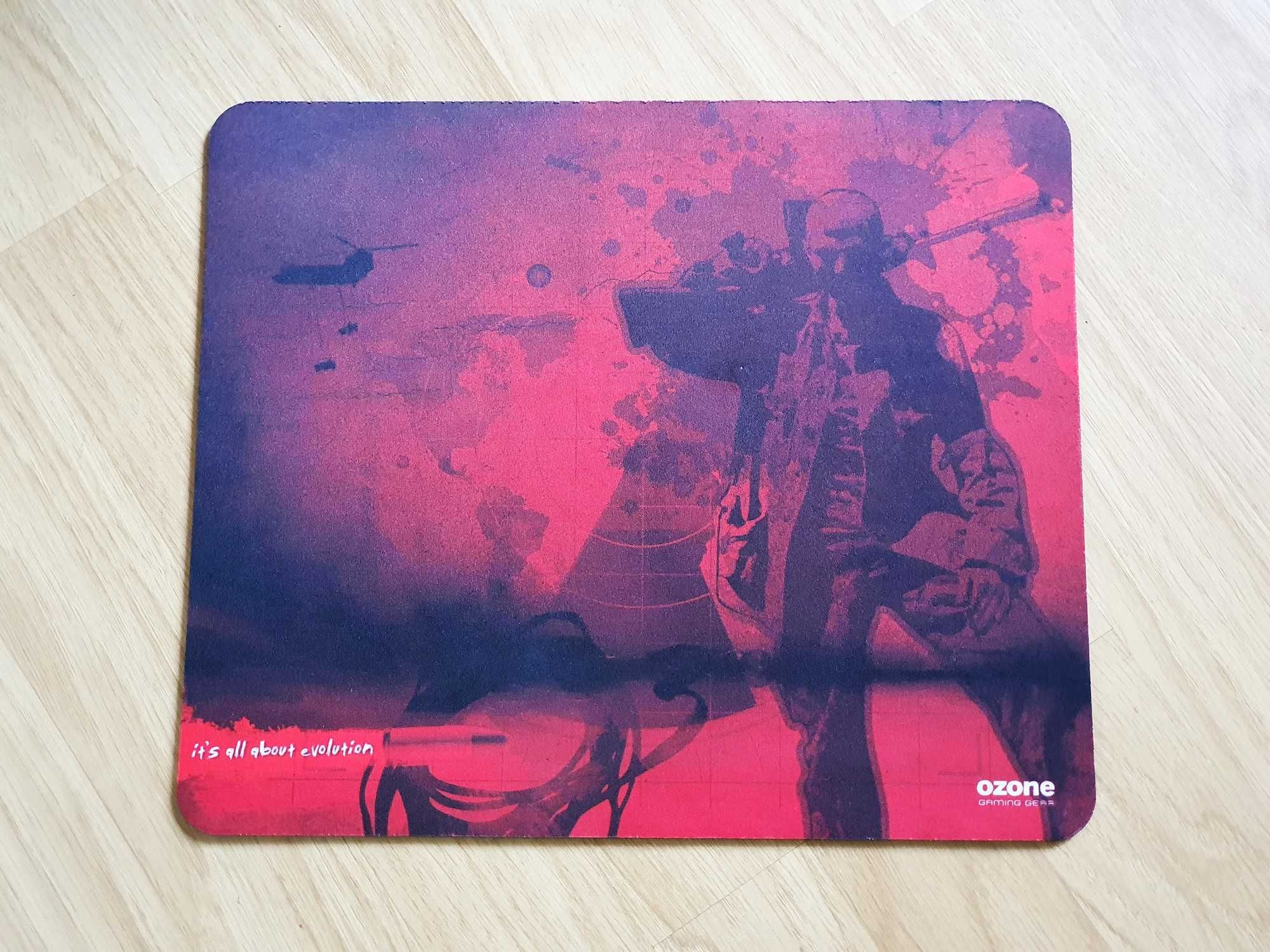 Mousepad Ozone -- Shooter, Roșu -- 26 x 31 Cm