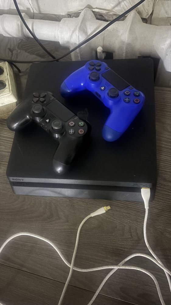 Ps 4 продам soni