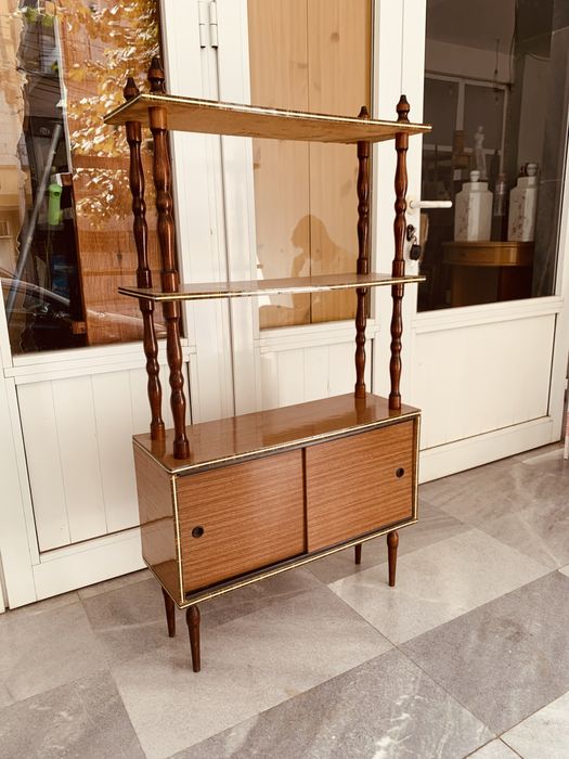 Винтидж етажерка/шкаф с плъзгащи вратички-ретро стил от 60-те