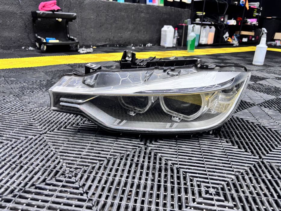 Far stanga Bi-xenon + led drl bmw  f30/f31/f36/f34  Europa