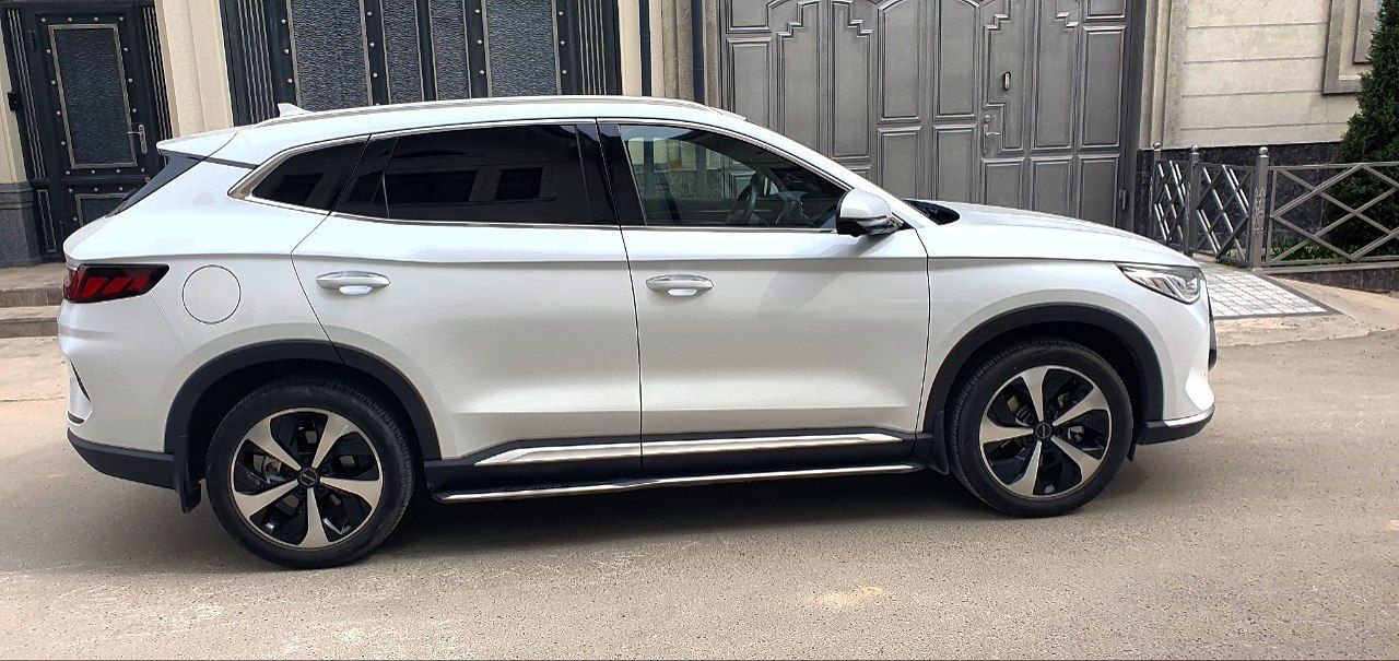 BYD Song PLUS DMi Srochna Sotiladi
