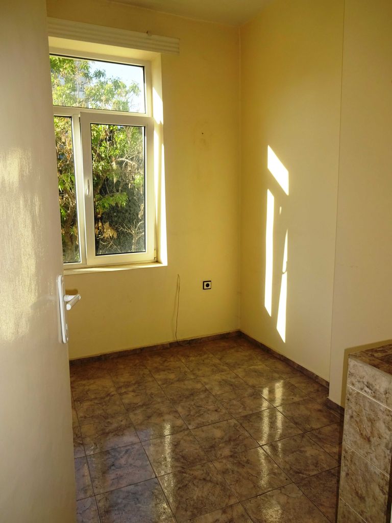 Дава се под наем Двустаен апартамент в Варна, Център - 60 кв.м за 357 € - Снимка #6