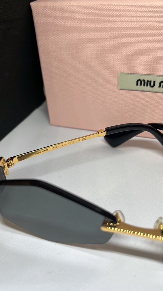 Слънчеви очила Miu Miu