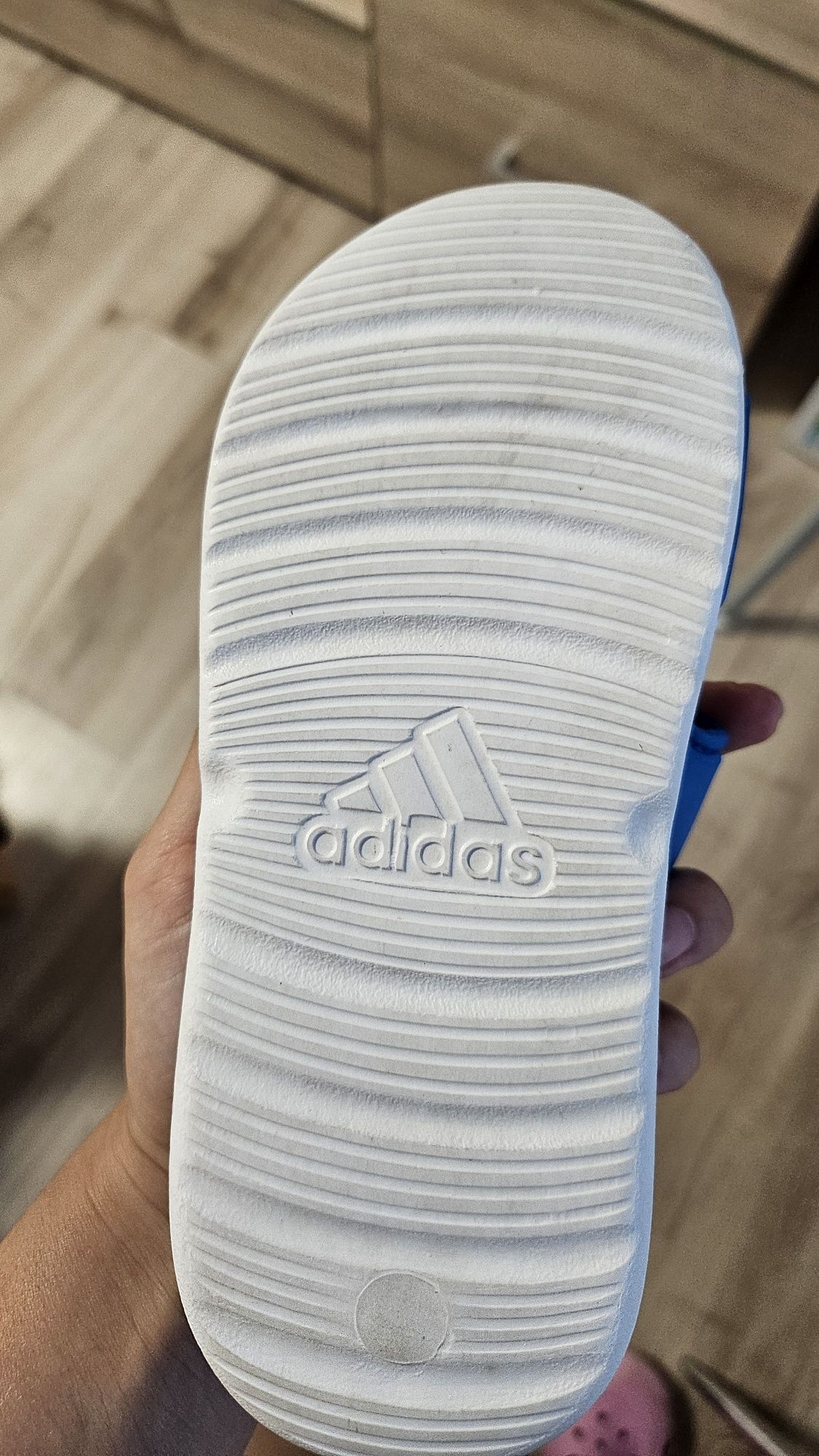 Сандали Adidas 31 номер, отговарят на 30