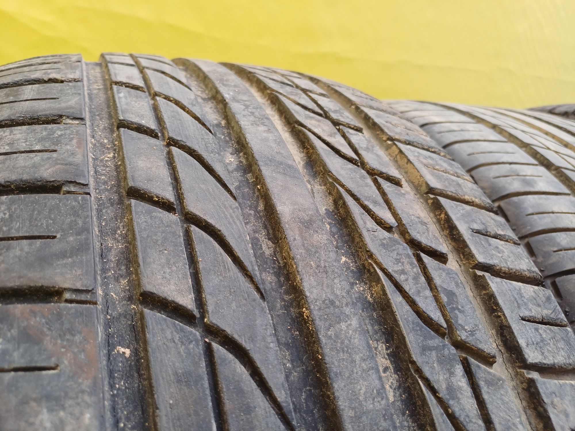 Шины 245/40 и 265/35 R18 Yokohama разноширокий комплект.