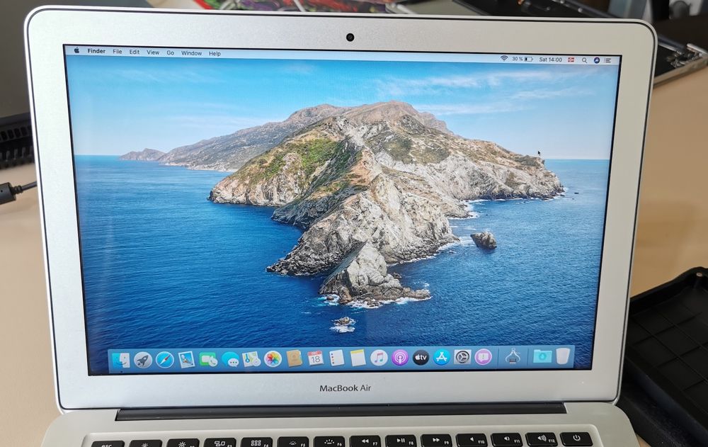 Dezmembrez MacBook air a 1466 i. 5 an 2017