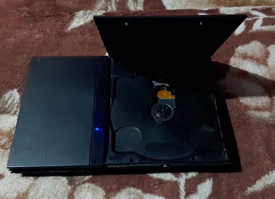 Vând PlayStation 2 stare bună funcționabil