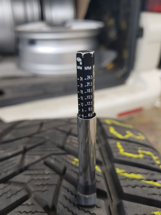 Anv.iarna 235/60r17  pirelli si dunlop