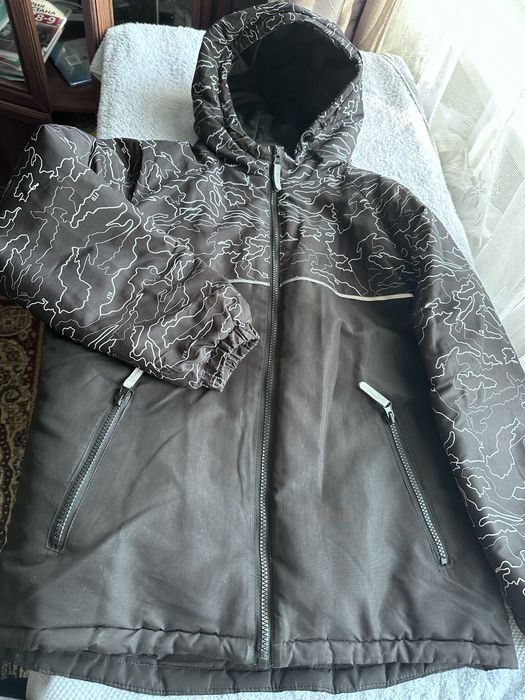 Демисезонная куртка на мальчика