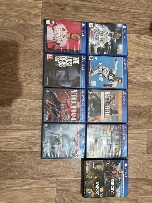 Срочно продается Ps4 много играми 2 джостиком без минус