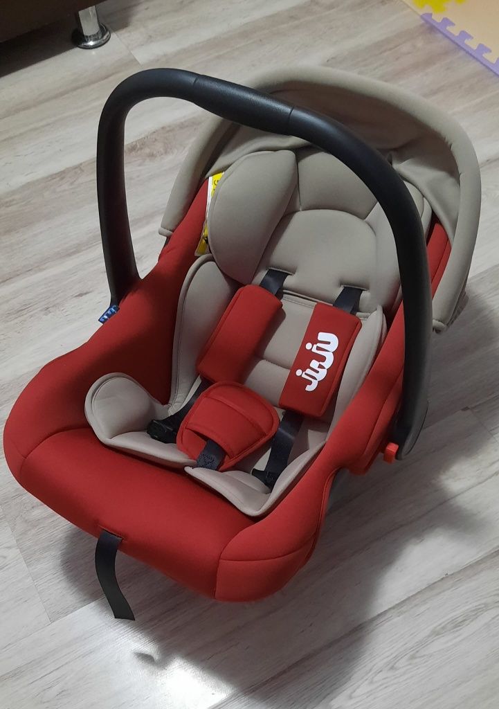 Vând coș auto tip scoică marca Juju Baby Boo