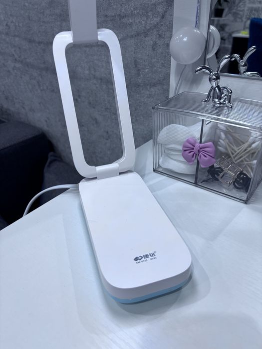 Продам светильник, ночник и зеркало.