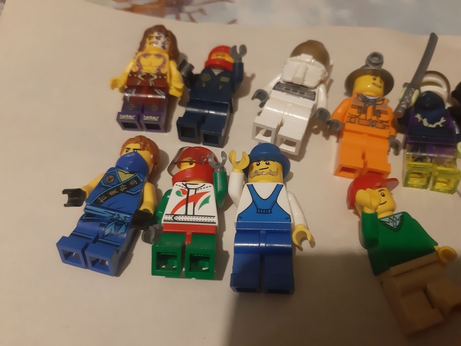 Lot 12 Figurine Lego Originale