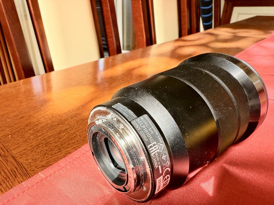 Sony E PZ 18-105mm f/4 G OSS – preț avantajos