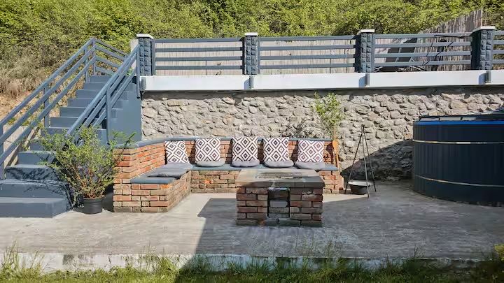 Casa de vanzare in zona turistica Suncuius / Oportunitate de afaceri