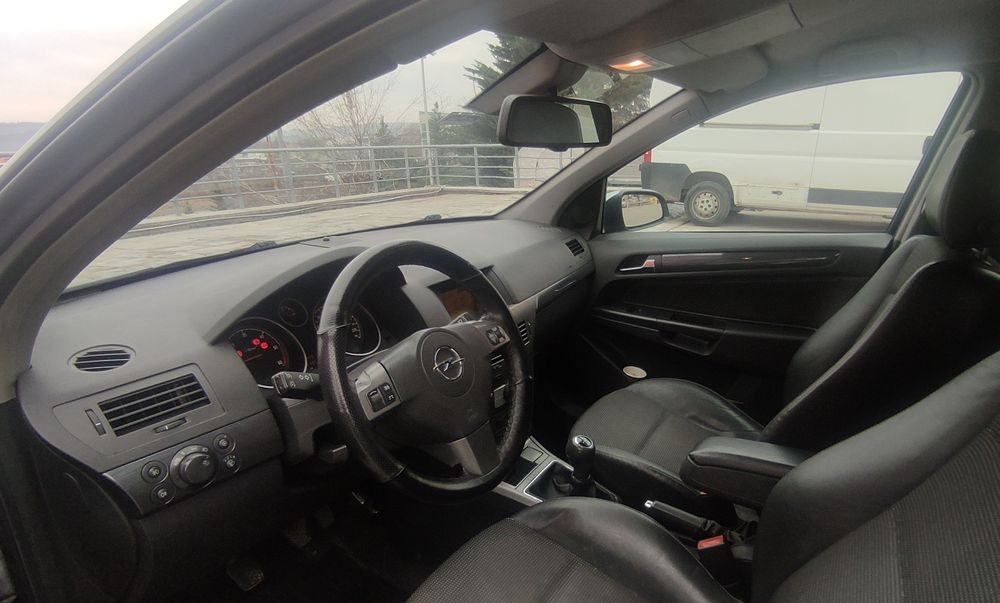 Cosmo полукожен салон Opel Astra H