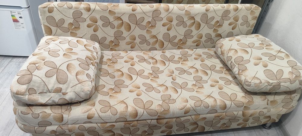 Продам диван в хорошем состоянии